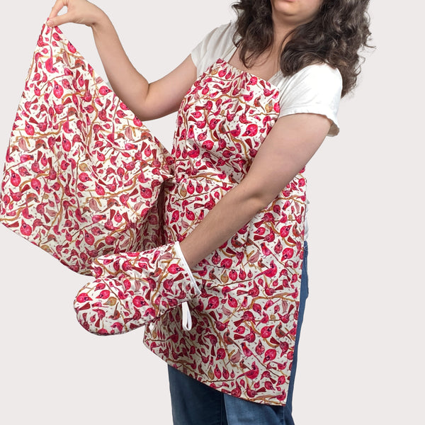 Apron Ivory Cardinals Watercolor 100% cotton adjustable